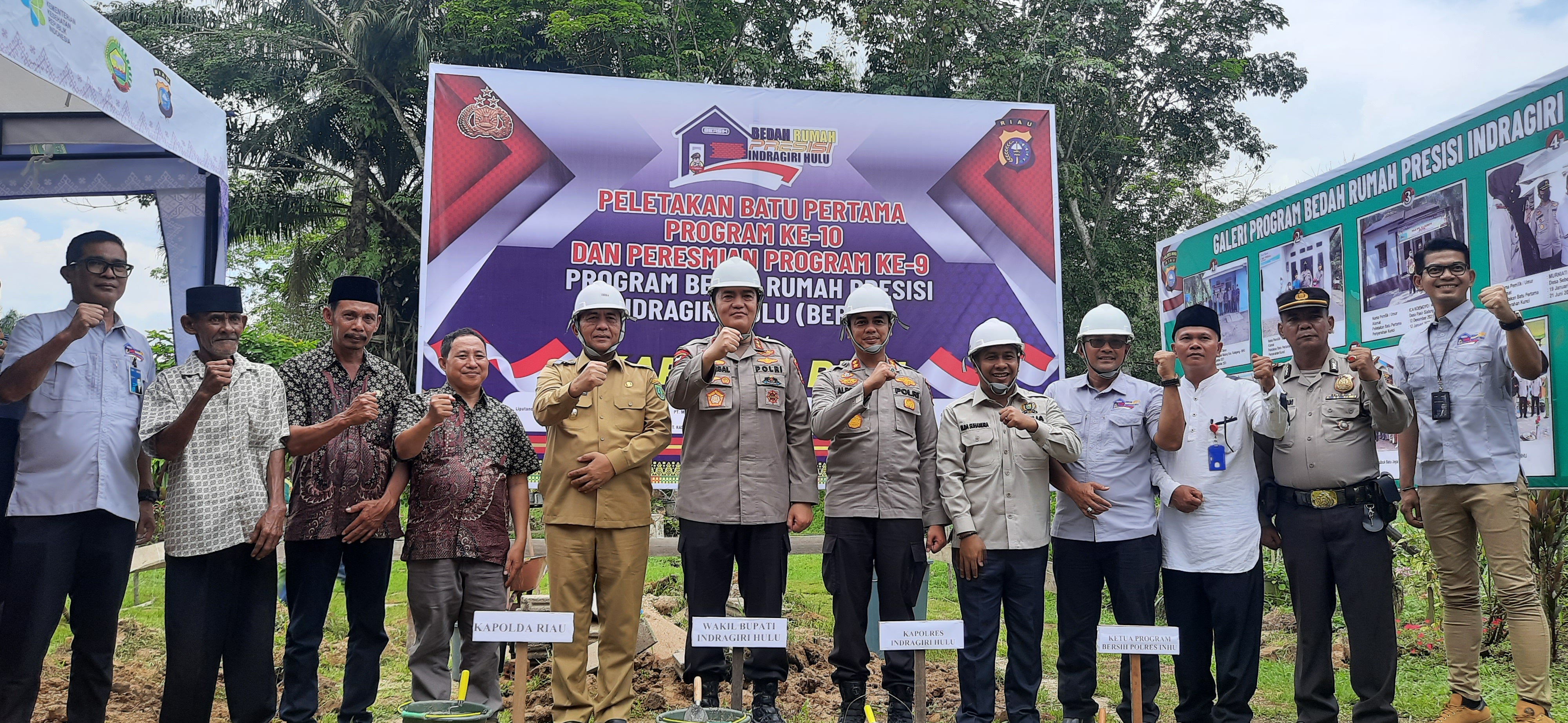 Peletakan Batu Pertama, Kapolda Riau: Bupati Inhu Harus Kerja Sama Agar Program BERSIH Berjalan Terus