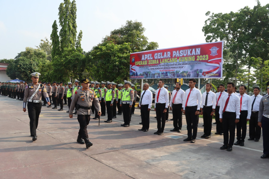 Kapolres Inhu Pimpin Apel Gelar Pasukan Operasi Zebra Lancang Kuning 2023