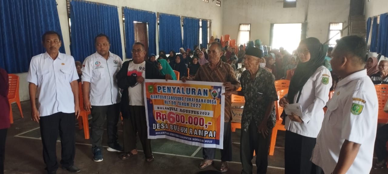 Pemdes Buluh Rampai Salurkan BLT DD Triwulan 3 Kepada 103 KPM