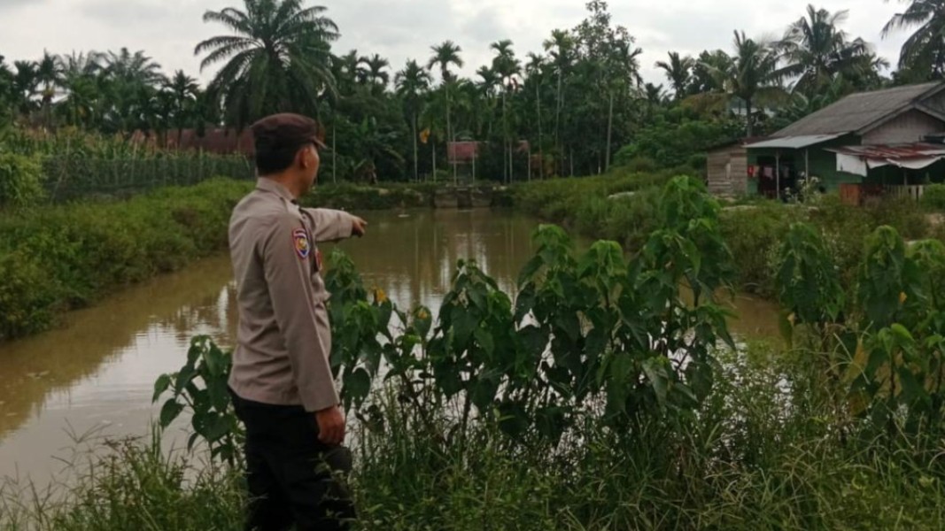 Polri Hadir di Desa, Bhabinkamtibmas Seberida Motivasi Warga Kelola Lahan Produktif