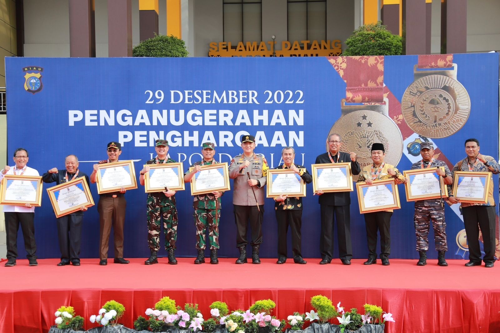 Berikan Penghargaan Forkopimda dan Elemen Masyarakat, Kapolda Riau Sebut Keberhasilan Berkat Kerjasama dan Kolaborasi