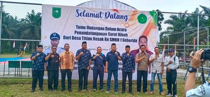 Kades Titian Resak Hibahkan Tanah Milik Desa, Untuk Pembangunan Gedung SMK