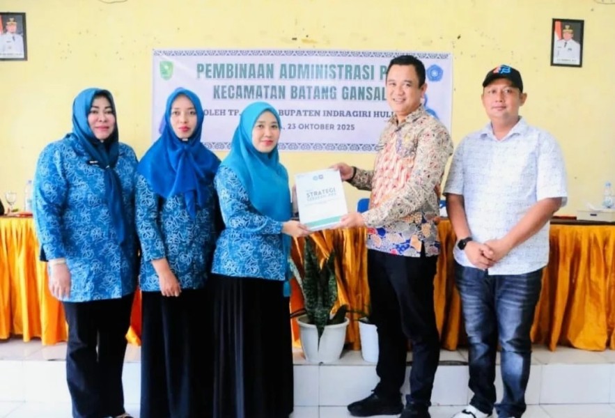 Ketua TP PKK Inhu Tutup Program SPEK di Batang Gansal, Ajak Pelajar dan Kader PKK Jadi Agen Perubahan Positif