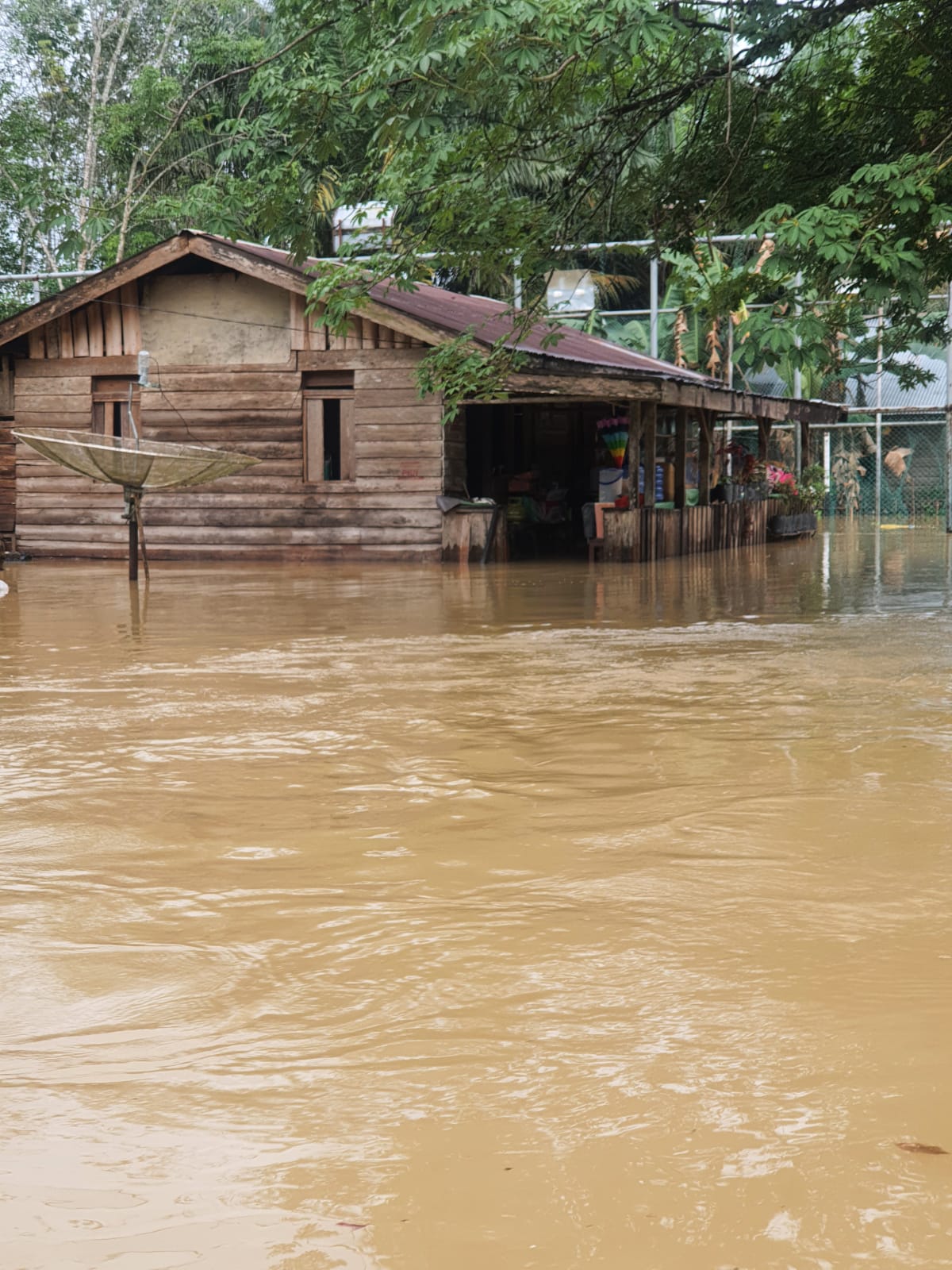 Banjir Bandang Tengelamkan Sejumlah Rumah di Kecamatan Kelayang Kabupaten Inhu Riau