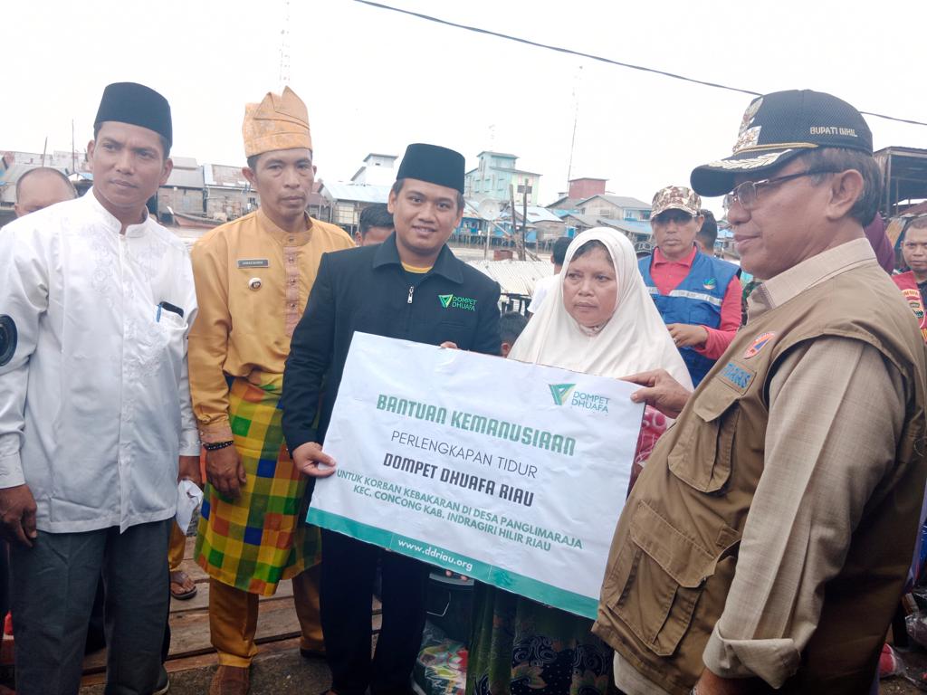 HM Wardan Dampingi Dompet Dhuafa, Serahkan Bantuan Untuk Korban Kebakaran Concong