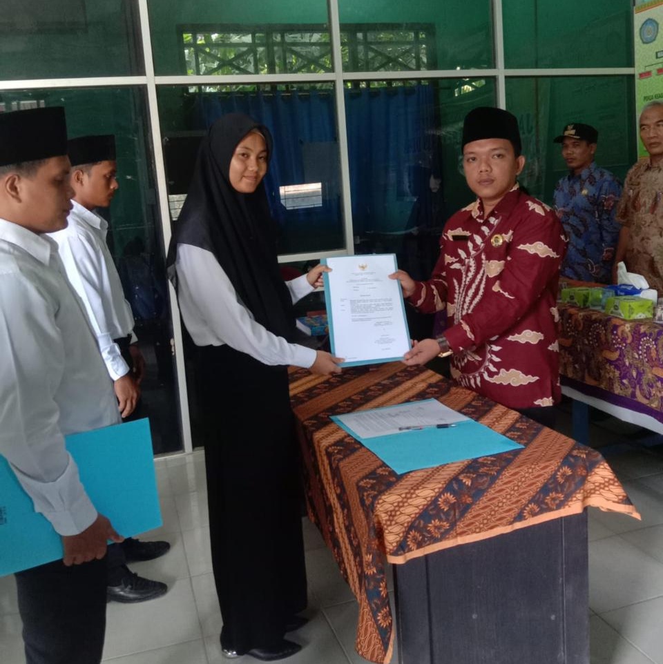 Sekdes Penyaguan Resmi Dilantik, Ini Pesan Kades Marwan