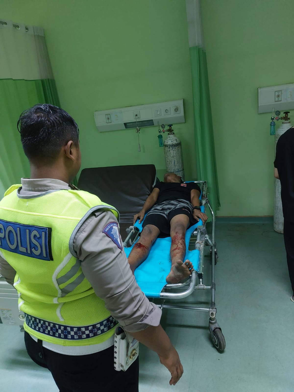Terjadi Lakalantas di Jaltim Tepatnya Desa Talang Jerinjing Inhu, Mobil Truck Hino VS Truck Nissan, 1 Orang Alami Luka