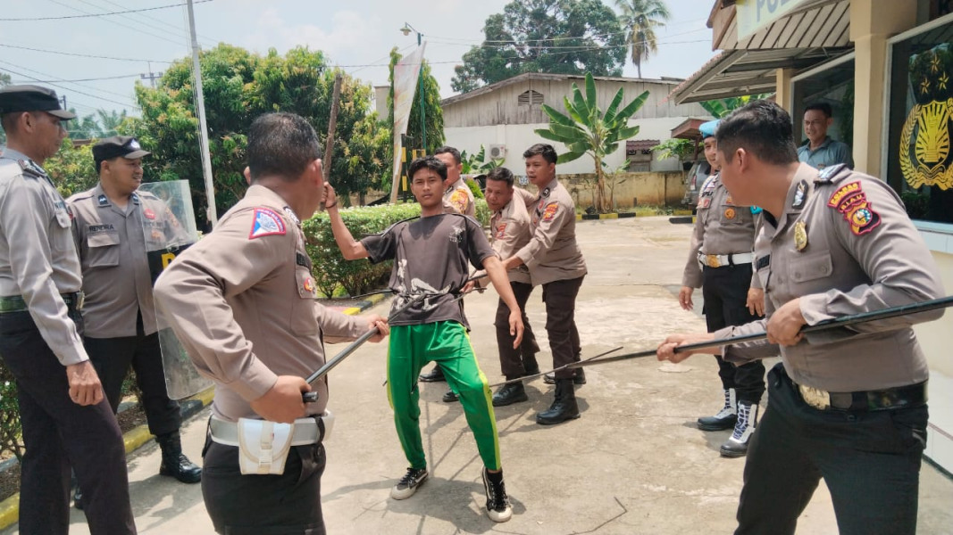 Kapolsek Peranap Pimpin Latihan Penggunaan Sasumata
