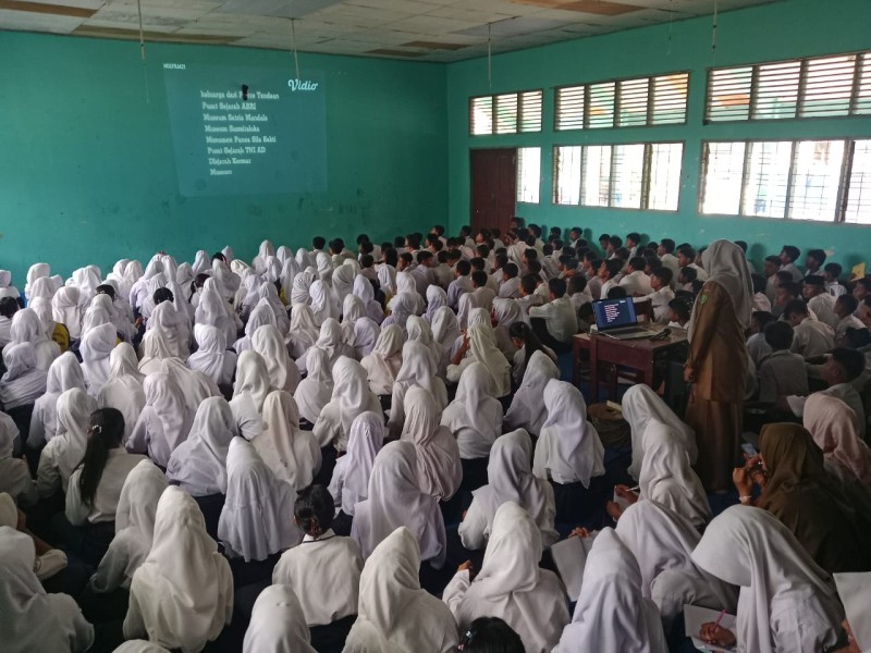 SMP Negeri 3 Rengat Barat Gelar Nobar Film G30S/PKI, Tanamkan Nilai Sejarah dan Cinta NKRI