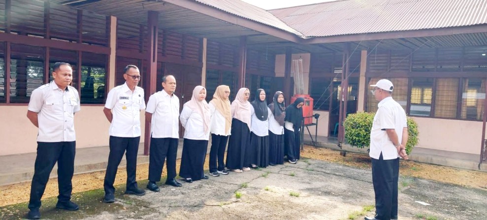 Lurah Baru Pangkalan Kasai Tekankan Disiplin dan Pelayanan dalam Apel Pagi