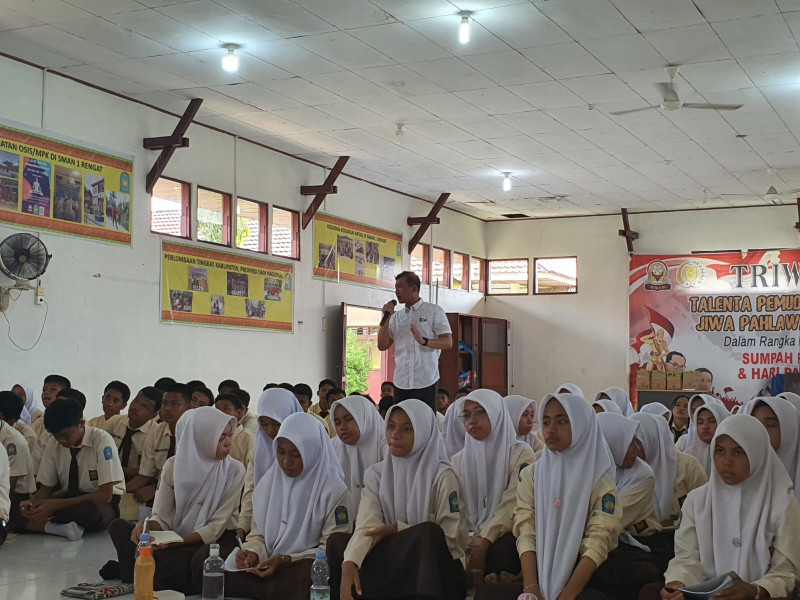 HUT PGRI ke-78, Satres Narkoba Polres Inhu Gelar Penyuluhan di SMAN I Rengat