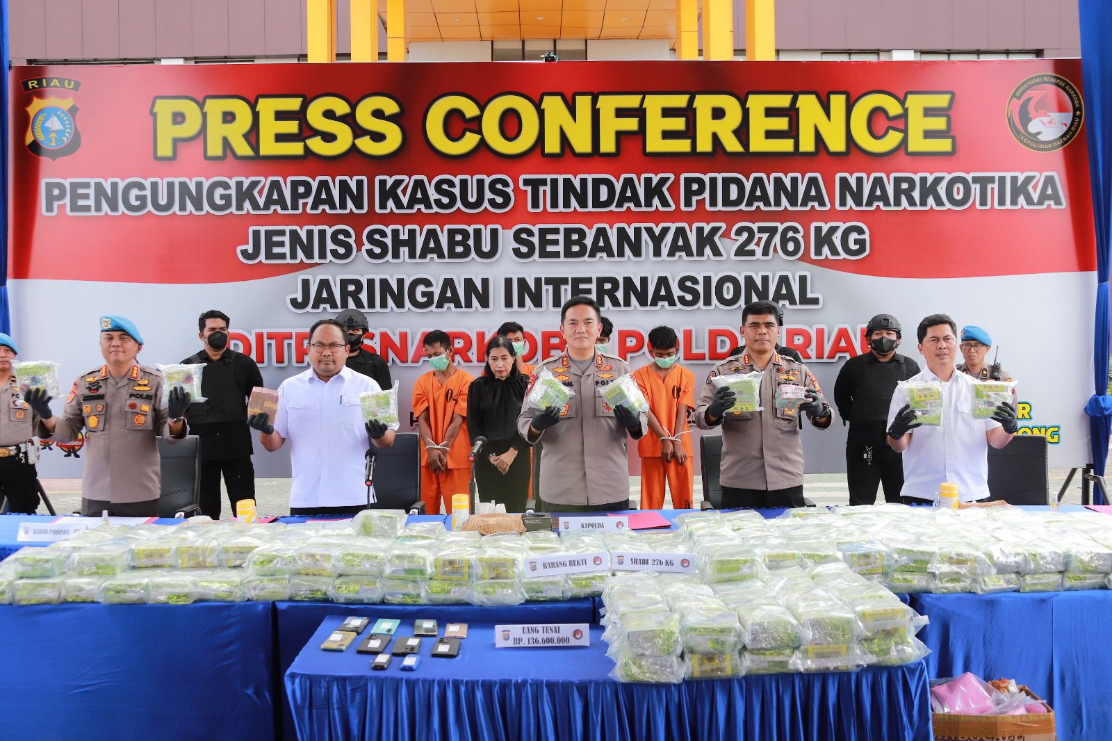 Terbesar Dalam Sejarah Pengungkapan Narkoba Oleh Polda Riau, Berhasil Amankan 276 Kg Sabu dan Bekuk 5 Pelaku.