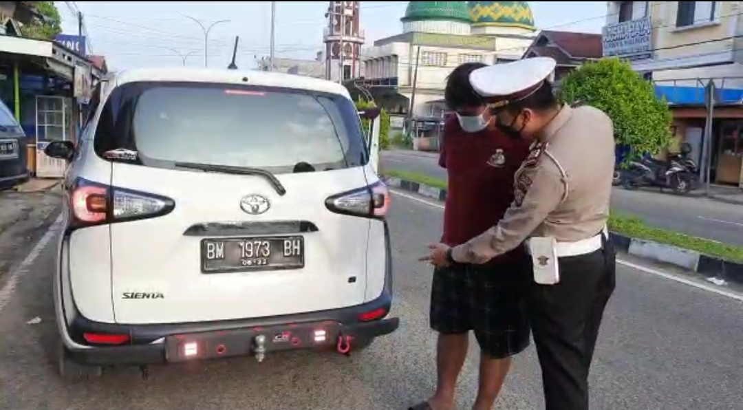 Siap siap, Pakai Lampu Rem Bikin Silau Di Inhu Kenak Tindak
