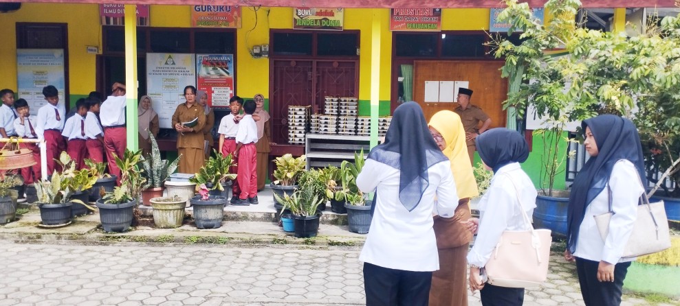 MBG Perdana di SDN 020 Simpang 4 Belilas, 549 Kotak Makan Bergizi Dibagikan untuk Siswa