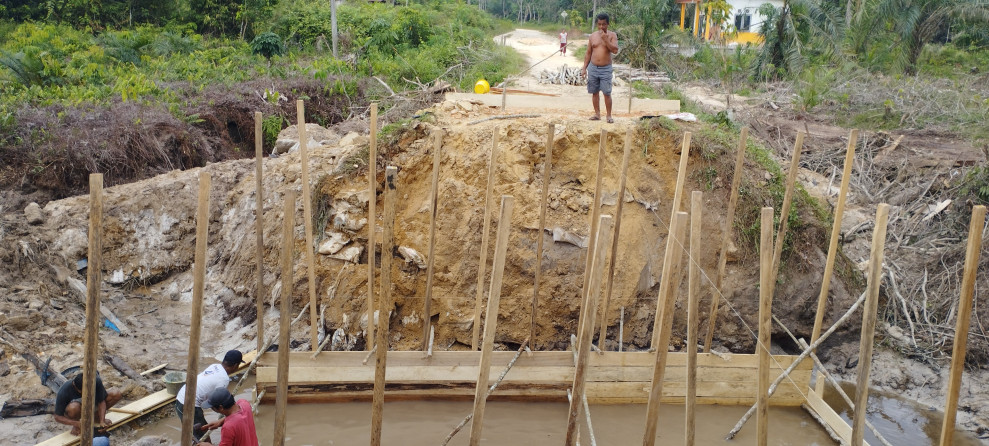 Alhamdulillah, Akhirnya Jembatan Penghubung Desa Danau Tiga - Tanah Datar Mulai Dibangun