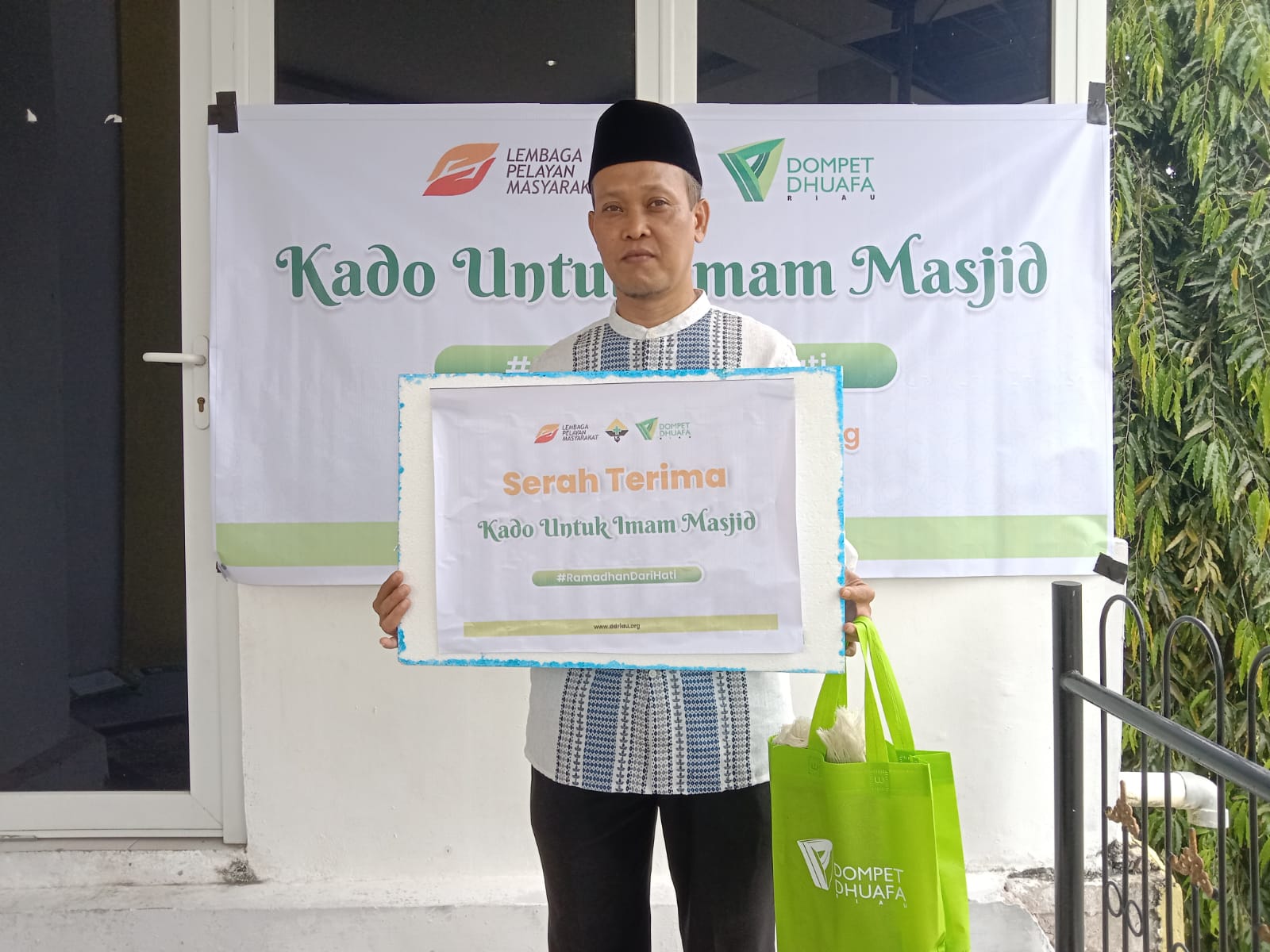 Kado Istimewa Untuk Imam Masjid Se-kota Pekanbaru Jelang Ramadan