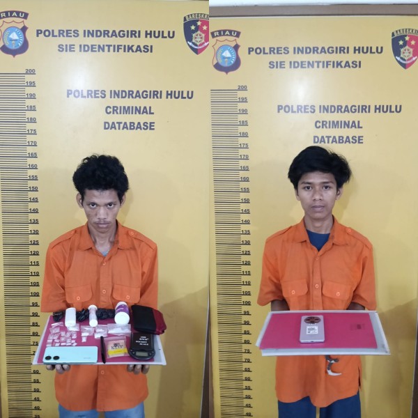 Polres Inhu Ringkus 2 Pemuda di Kelurahan Air Molek, Puluhan Paket Sabu Siap Edar Disita