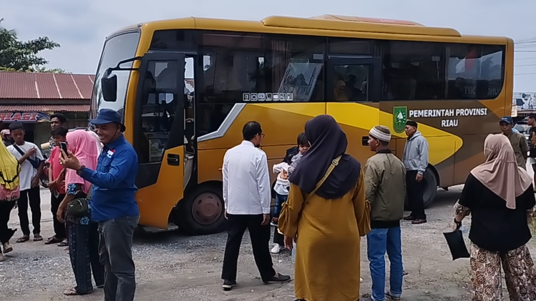 Tim SSB Japura Prima Inhu Gunakan Bus Pemprov Riau Untuk Ikuti Kompetisi Geas Championship Vl 2023 Tingkat Nasional