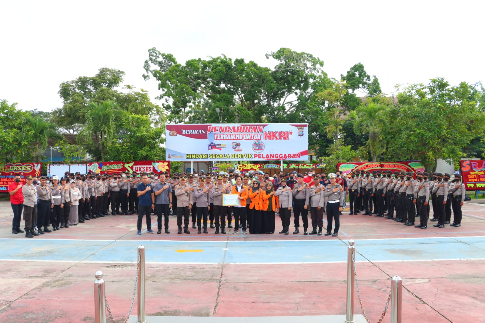 BEM ITB Indragiri Beri Penghargaan Untuk Polres Inhu Terkait Program Bersih Polres Inhu