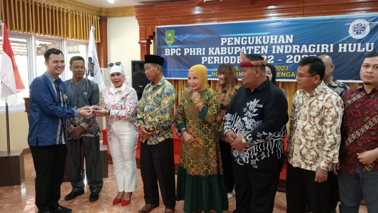 Rahman Hidayat Resmi Dilantik Jadi Ketua BPC PHRI Inhu