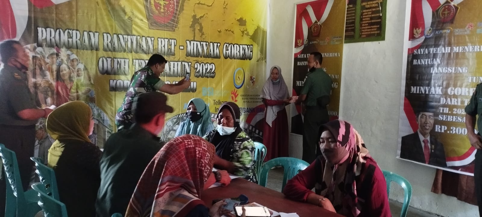 Koramil 03/Seberida Salurkan BLT Minyak Goreng