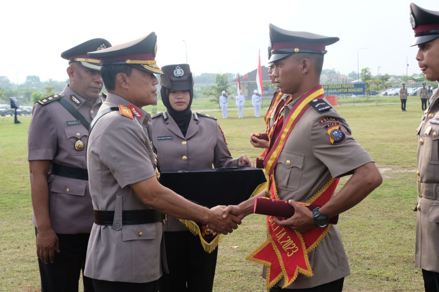 Wakapolda Riau, Lantik 134 Bintara Polri Gelombang Pertama