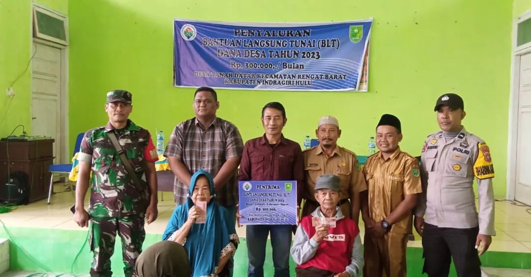 Mantap, Pemdes Tanah Datar Telah Salurkan BLT DD Tahap Pertama Kepada 37 KPM