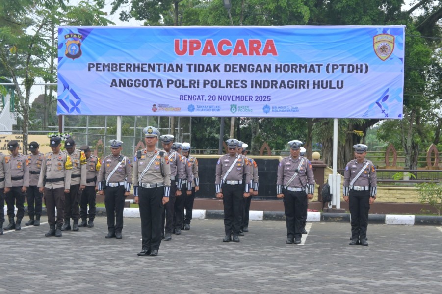Polres Inhu Tegaskan Komitmen Berantas Narkoba, Gelar Upacara PTDH untuk Satu Personel
