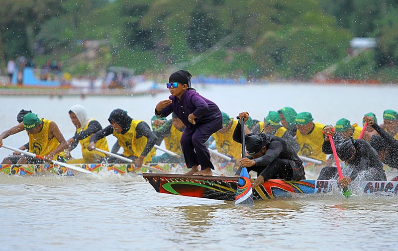 Merayakan Kemenangan Hari Raya Idulfitri, Desa Pasir Sialang Jaya Inhu Gelar Pacu Sampan Tradisional