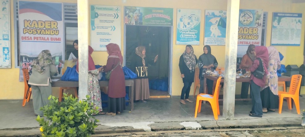 Posyandu Tritunggal Desa Petalabumi Terima MBG Tiga Paket Sekaligus di Bulan Ramadan