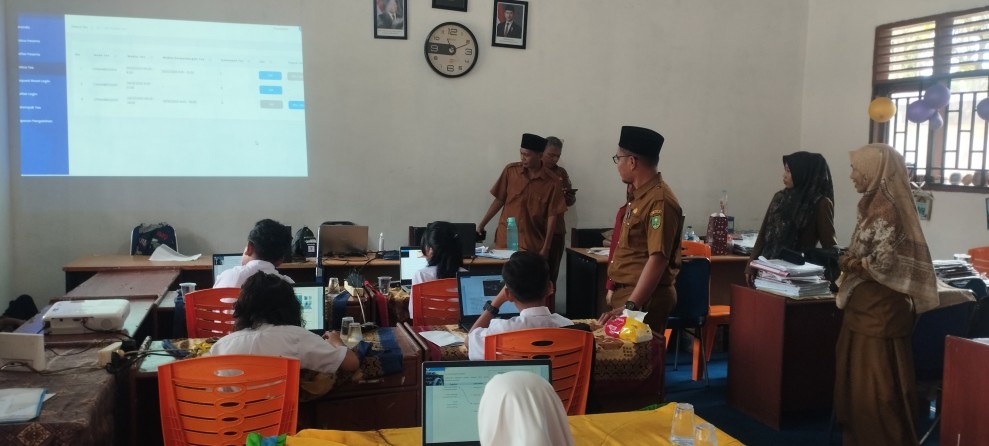 Pelaksanaan ANBK di SDN 010 Berjalan Lancar, Korwil Melakukan Peninjauan