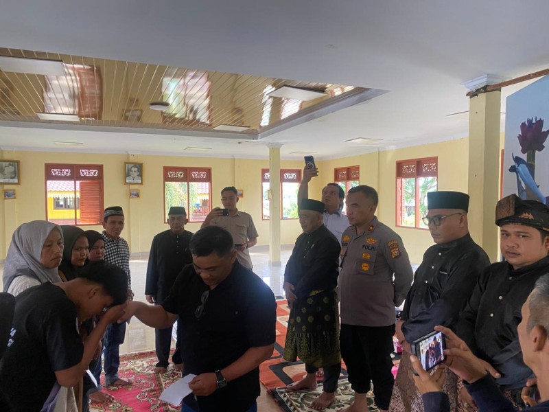 Polsek Pasir Penyu dan LAMR Inhu Mediasi Kasus Pencurian Sawit Hingga Berujung Damai RJ