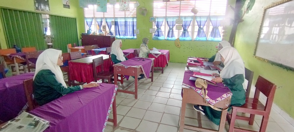 Hari Terakhir SPMB, SDN 011 Titian Resak Catat 28 Pendaftar, Pengawas Sekolah Turun Langsung Pantau Proses