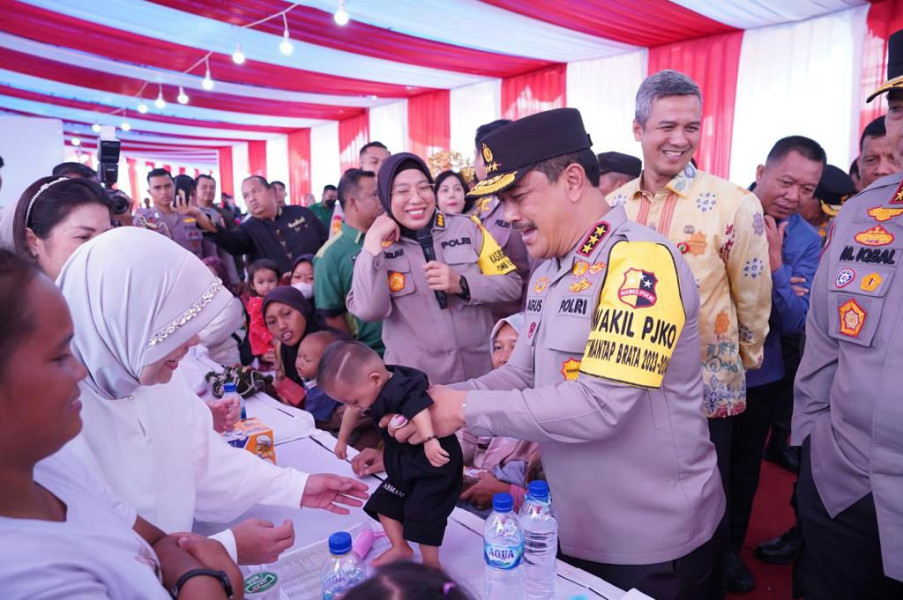 Andil Polri Tangani Stunting, Wakapolri Salurkan Bantuan 339 Paket Bantuan Makanan Bergizi