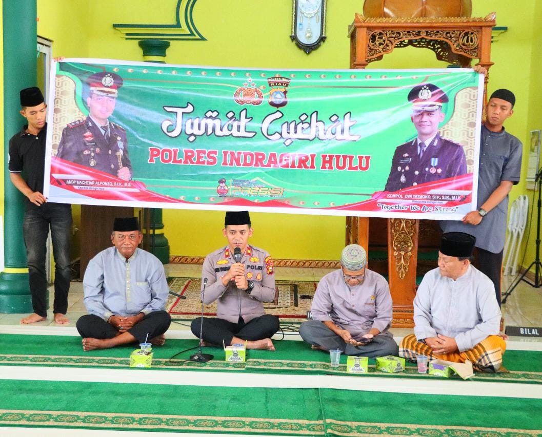 Jumat Curhat, Polres Inhu Serap Keluhan Masyarakat dan Salurkan Bantuan Untuk Masjid