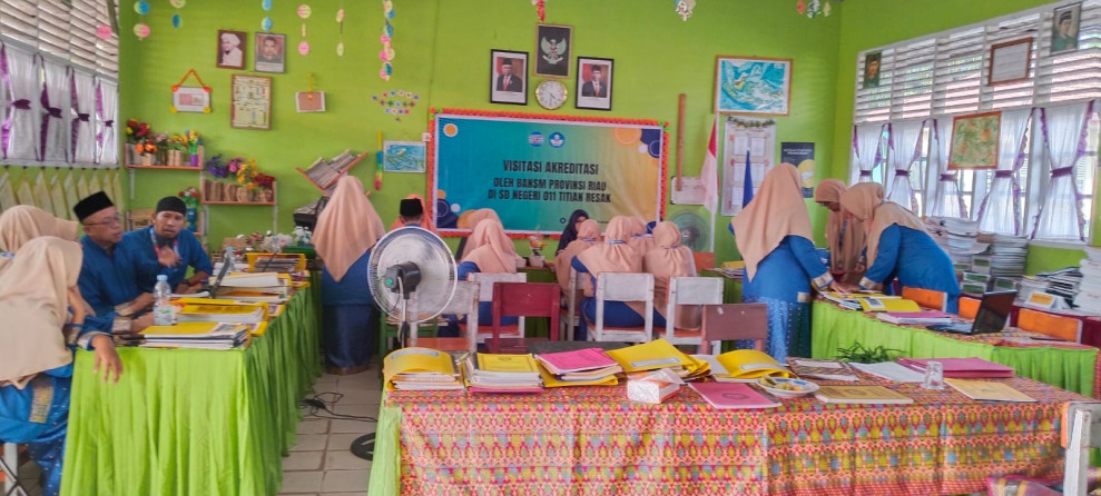 Tim Asesor BAN S/M Provinsi, Lakukan Visitasi di SDN 011 Titian Resak