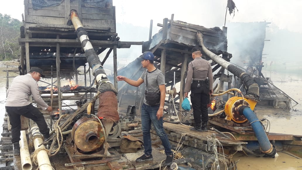 Tertibkan PETI, Kapolres Inhu Turunkan Tim dan Musnahkan 66 Bocai di Peranap
