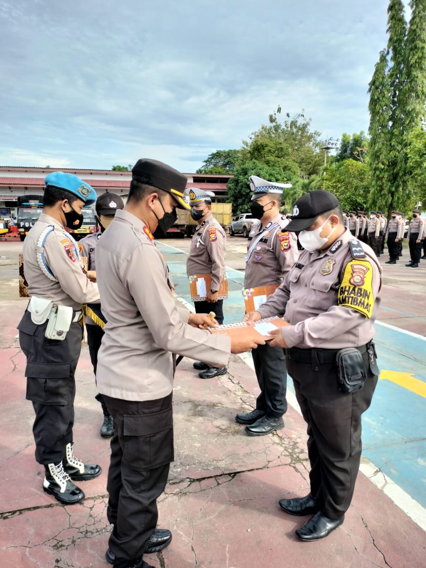 Berprestasi, 35 Personel Polres Inhu Terima Penghargaan, Ini Rinciannya
