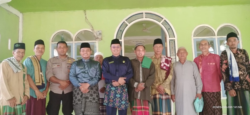 KUA Batang Cenaku Khutbah Jum’at Spesial HUT Riau ke-68 & HUT RI ke-80 di Masjid Al-Fatah Desa Aur Cina