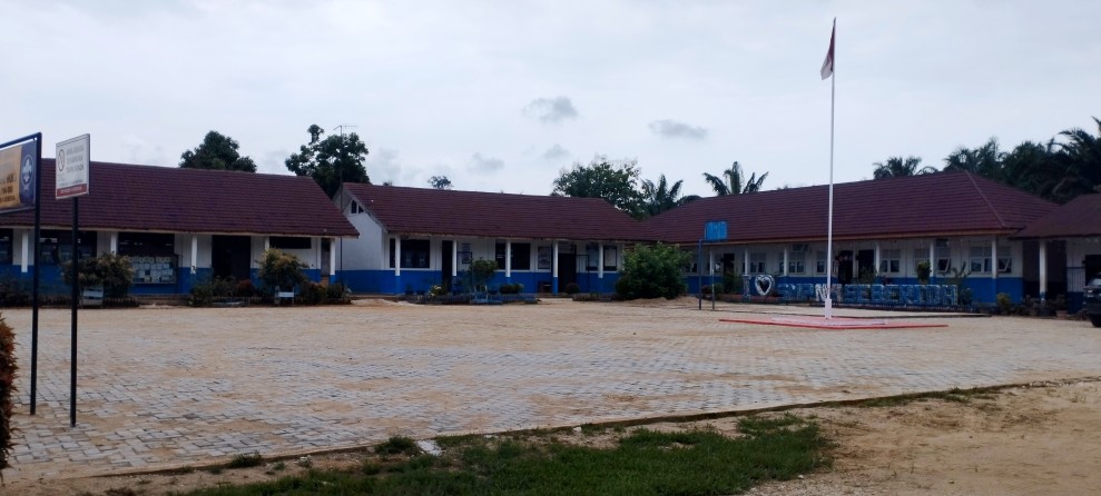 Pemasangan Paving Block di SMPN 4 Seberida Rampung, Sekolah Sampaikan Terima Kasih