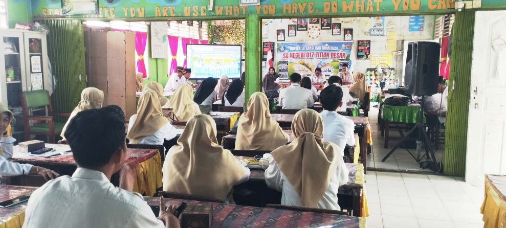 Tingkatkan Mutu Pembelajaran, Bimtek Literasi dan Numerasi Digelar di SDN 017 Titian Resak