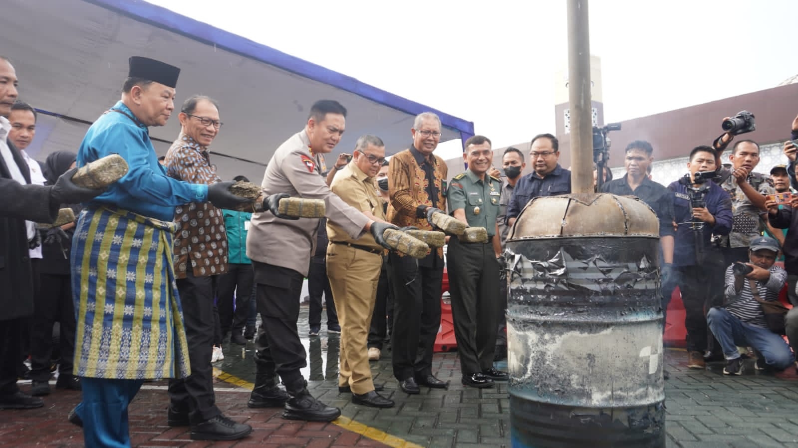 Polda Riau Musnahkan Barang Bukti Narkoba, Irjen Iqbal Tegaskan Tidak Akan Berhenti Berantas