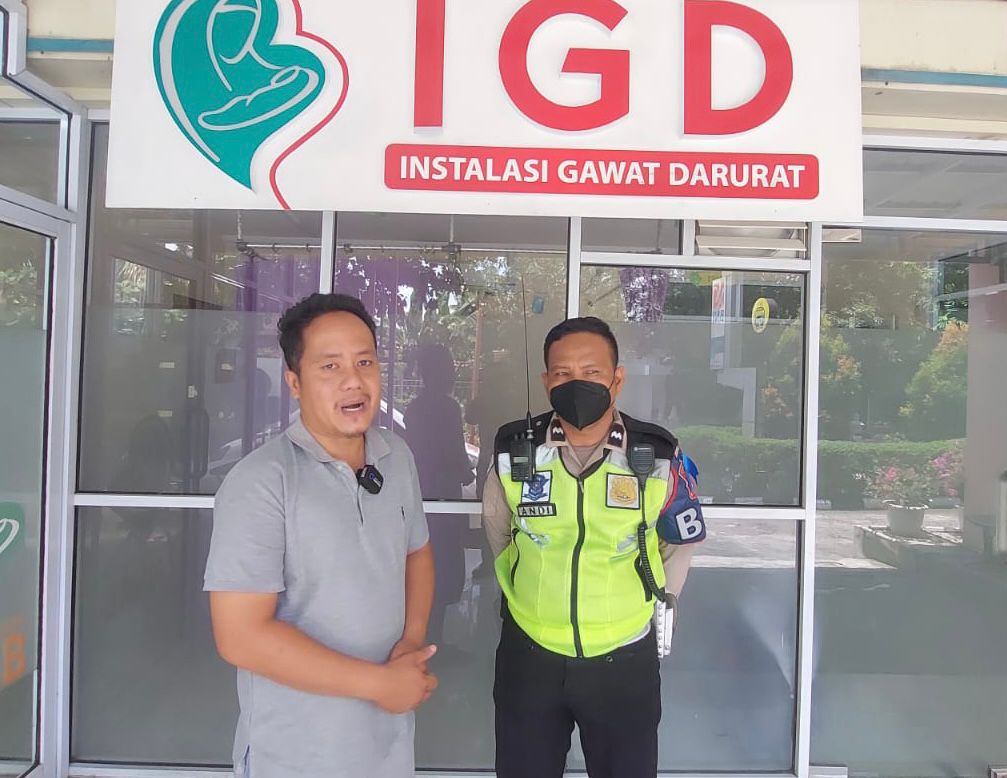 Aksi Aipda Andi, Dengan Kendaraan Dinasnya Terobos Kemacetan Kota Pekanbaru Demi Selamatkan Bayi Usia 3 Tahun.