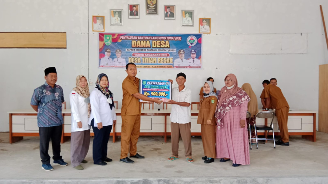 50 KPM di Desa Titian Resak Menerima BLT DD Tahap Pertama Tahun 2023